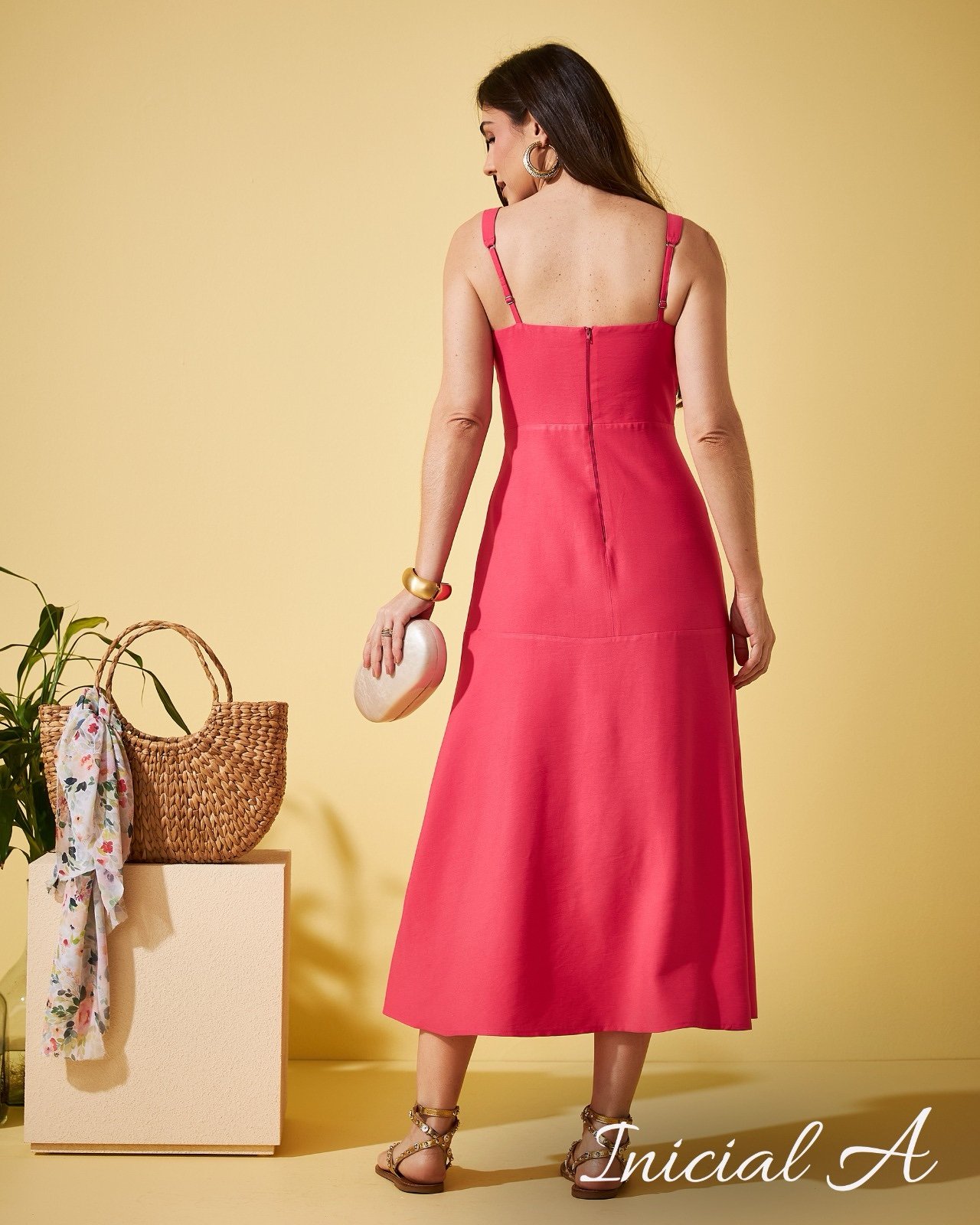 Vestido Fabricia Bege Inicial A - Imagem 4